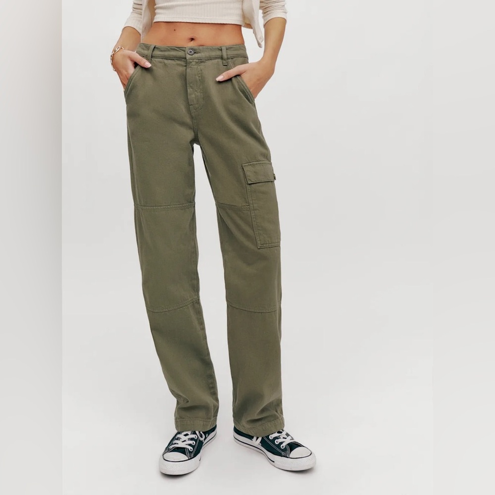Reformation Bailey High Rise Utility
Cargo Pant size 26 in Army Olive Green